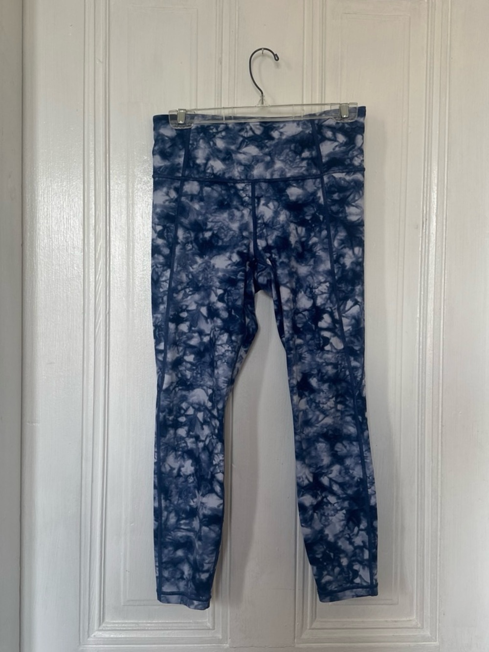 Athleta Navy and White Tie-Dye Leggings